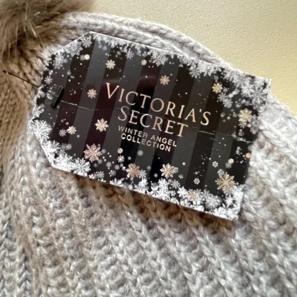 New Victoria's Secret Hat Snowflake Sparkle Gray Pom Pom Jewels Beanie Glam NWT